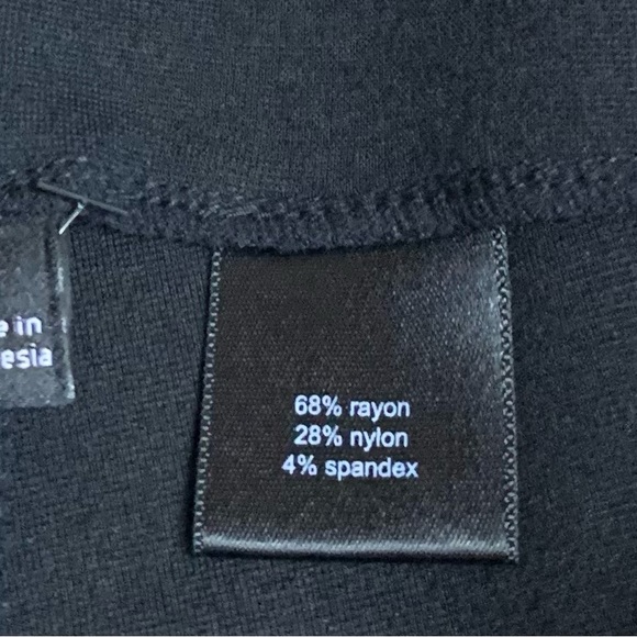 The Limited Leggings - Picture 5 of 8